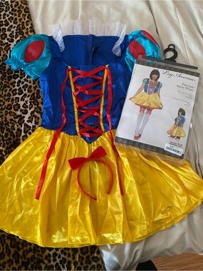 Leg Avenue Women’s Snow White Costume